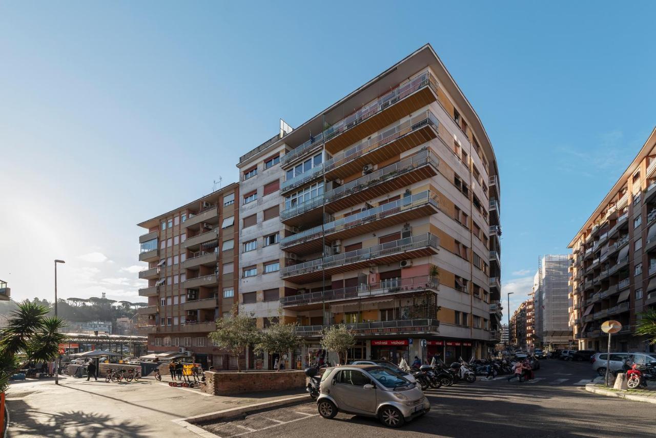 Mm Cipro Apartment With Balcony Рим Екстериор снимка